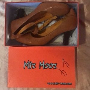 Miz Mooz vintage tan leather heels - NEW WITH BOX!